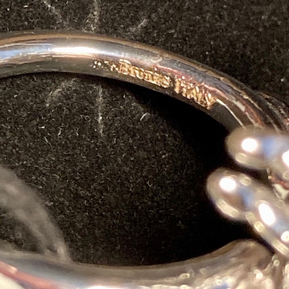 NWT Bella Diva Bee ring. Size 7 - Picture 6 of 9